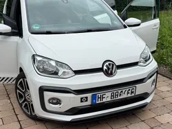 Weiß Gebraucht 2017 VW up! high up! Kleinwagen | 7.333 € (Guter Preis)