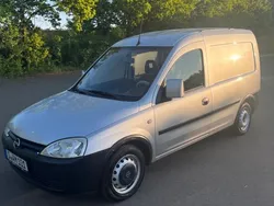 Silber Gebraucht 2011 Opel Combo Van / Kleinbus | 5.000 €