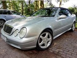 Silber Gebraucht 2002 Mercedes CLK55 AMG AMG Cabrio | 17.500 €