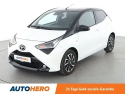 Weiß Gebraucht 2021 Toyota Aygo Kleinwagen | 14.740 € (Fairer Preis)