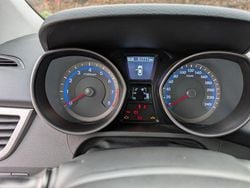 Grau Gebraucht 2016 Hyundai i30 YES! Silver Limousine | 8.300 € (Superpreis)