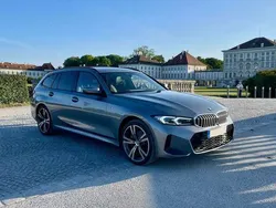 Grau Gebraucht 2023 BMW 330e Comfort Edition Kombi | 42.500 € (Fairer Preis)