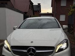 Weiß Gebraucht 2018 Mercedes A180 AMG line Limousine | 18.999 € (Superpreis)