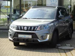 Grau metallic Gebraucht 2019 Suzuki Vitara SUV | 21.990 € (Etwas zu teuer)