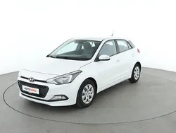 Weiß Gebraucht 2017 Hyundai i20 Classic Limousine | 8.270 € (Fairer Preis)