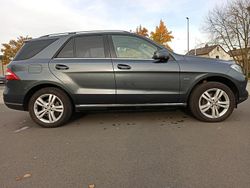 Grau Gebraucht 2012 Mercedes ML350 SUV | 19.500 € (Etwas zu teuer)