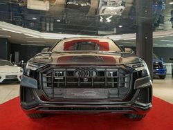Grau Gebraucht 2018 Audi Q8 S-Line SUV | 48.999 € (Fairer Preis)