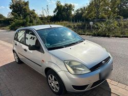 Silber Gebraucht 2004 Ford Fiesta Viva Kleinwagen | 1.000 € (Superpreis)
