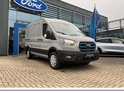 Grau Gebraucht 2022 Ford E-Transit Trend Van | 47.481 €