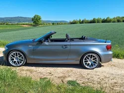 Grau Gebraucht 2012 BMW 120 Cabriolet M Sport Cabrio | 12.400 €