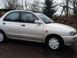 Weiß Gebraucht 1994 Mazda 121 Kleinwagen | 500 €