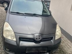 Grau Gebraucht 2009 Toyota Corolla Verso Van / Kleinbus | 1.200 € (Superpreis)