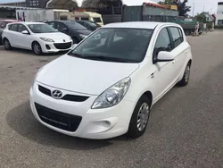 Weiß Gebraucht 2012 Hyundai i20 Edition Limousine | 2.799 € (Guter Preis)