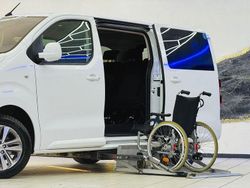 Weiß Gebraucht 2019 Peugeot Traveller Business-Line Van / Kleinbus | 36.900 € (Teuer)