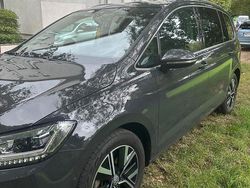 Grau Gebraucht 2016 VW Touran Van / Kleinbus | 19.900 € (Teuer)