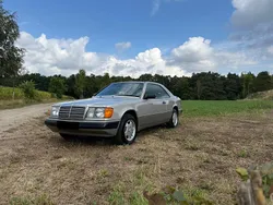 Gold Gebraucht 1988 Mercedes 230 Coupé | 6.999 €