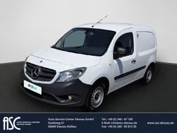 Weiß Gebraucht 2015 Mercedes Citan 111 Van / Kleinbus | 5.490 € (Fairer Preis)