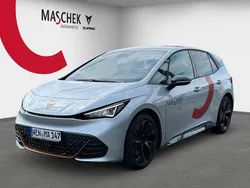 Geysirsilber Gebraucht 2024 Cupra Born Kleinwagen | 38.480 € (Teuer)