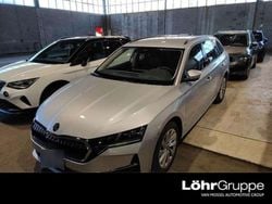 Brilliantsilber metallic Gebraucht 2024 Skoda Octavia Selection Kombi | 28.980 € (Superpreis)