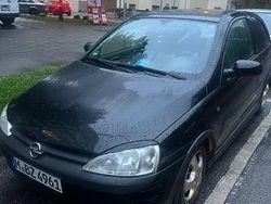 Schwarz Gebraucht 2002 Opel Corsa Limousine | 900 € (Superpreis)