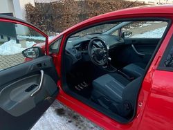 Rot Gebraucht 2011 Ford Fiesta Kleinwagen | 3.000 €
