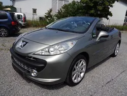 Gris ermitage Gebraucht 2009 Peugeot 207 CC Roland Garros Cabrio | 2.700 € (Guter Preis)