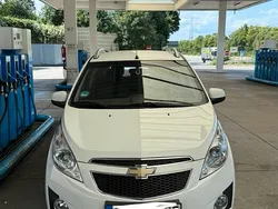Weiß Gebraucht 2011 Chevrolet Spark LS Kleinwagen | 3.399 € (Fairer Preis)