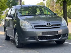 Grau Gebraucht 2006 Toyota Corolla Verso Sol Van / Kleinbus | 4.980 € (Fairer Preis)