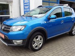 Blau Gebraucht 2015 Dacia Sandero Prestige Kleinwagen | 7.990 € (Fairer Preis)