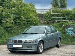 Grau Gebraucht 2001 BMW 320 Sport Line Limousine | 3.350 € (Fairer Preis)