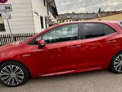 Rot Gebraucht 2021 Toyota Corolla Hybrid Limousine | 21.380 € (Fairer Preis)