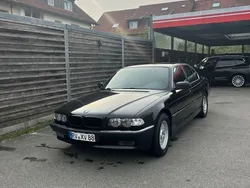 Schwarz Gebraucht 1998 BMW 735 Basis Limousine | 11.400 € (Fairer Preis)
