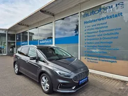 Grau Gebraucht 2020 Ford S-MAX Titanium Van / Kleinbus | 20.400 € (Fairer Preis)