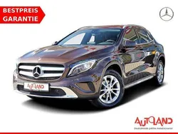 Braun Gebraucht 2017 Mercedes GLA200 Urban SUV | 20.890 € (Fairer Preis)