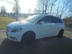Weiß Gebraucht 2014 Mercedes B180 Van / Kleinbus | 10.990 € (Etwas zu teuer)