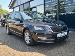 Schwarz Gebraucht 2019 Skoda Octavia Style Kombi | 10.990 € (Superpreis)