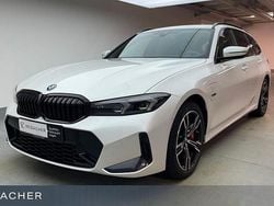 Mineralweiß metallic Gebraucht 2022 BMW 330e Comfort Edition Kombi | 39.199 € (Fairer Preis)