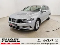 Scale silver metallic Gebraucht 2023 VW Passat Kombi | 25.899 € (Superpreis)