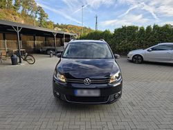 Schwarz Gebraucht 2015 VW Touran Van / Kleinbus | 7.850 € (Guter Preis)