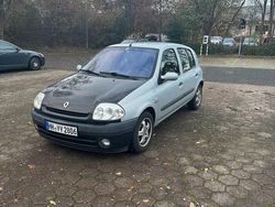 Silber Gebraucht 2000 Renault Clio II Kleinwagen | 1.850 € (Teuer)