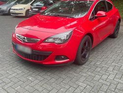 Rot Gebraucht 2011 Opel Astra GTC Limousine | 7.500 €