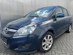 Blau Gebraucht 2011 Opel Zafira Family Van / Kleinbus | 2.990 € (Fairer Preis)