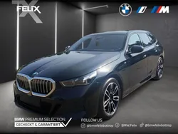 Black sapphire metallic Gebraucht 2024 BMW 520 M Sport Kombi | 53.249 € (Superpreis)