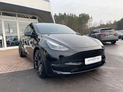Unbekannt (metallic) Gebraucht 2022 Tesla Model Y Performance SUV | 38.890 € (Fairer Preis)