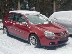 Rot Gebraucht 2004 VW Golf V Kleinwagen | 990 € (Superpreis)