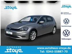 Silber Gebraucht 2018 VW Golf VII Comfortline Limousine | 16.129 € (Guter Preis)