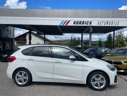 Weiß Gebraucht 2021 BMW 225 Active Tourer Sport Line Van / Kleinbus | 20.900 €