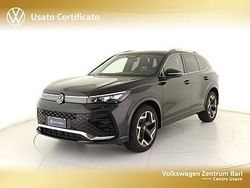 Nero Gebraucht 2024 VW Tiguan R-line Plus SUV | 40.950 € (Fairer Preis)