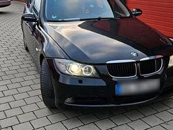 Schwarz Gebraucht 2006 BMW 320 Kombi | 3.500 € (Fairer Preis)