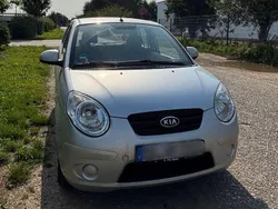 Silber Gebraucht 2010 Kia Picanto Attract Kleinwagen | 1.900 € (Fairer Preis)